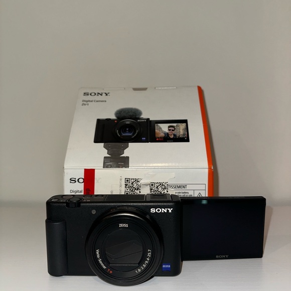 Sony ZV-1 - Picture 1 of 6